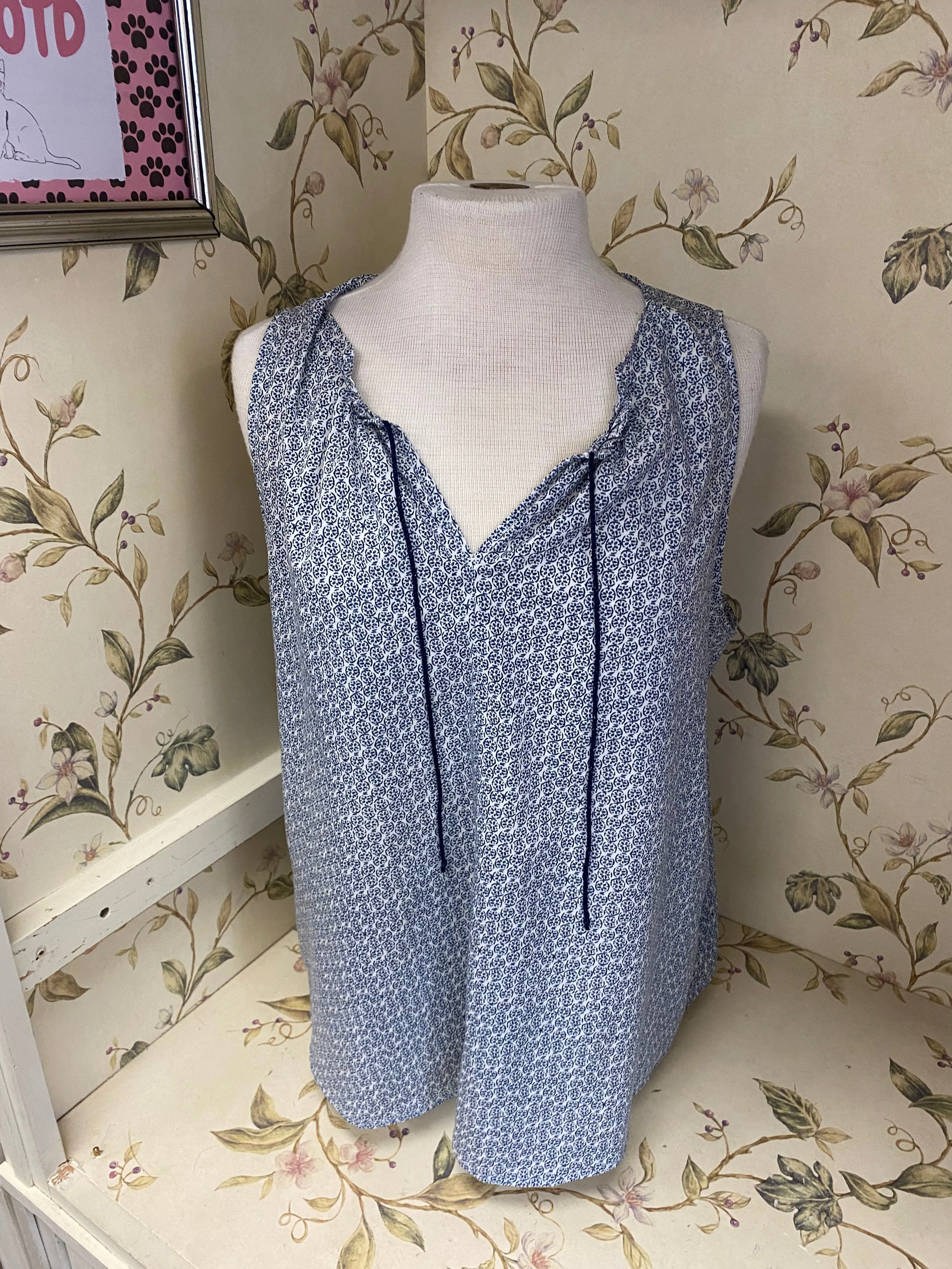 Gap blue tops, large